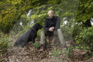 Down in the woods with top truffle dealer Ö and his dog