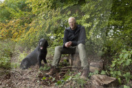 Down in the woods with top truffle dealer Ö and his dog