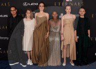 PEOPLE - Angelina Jolie bringt die Kinder Maddox, Zahara, Shiloh, Vivienne und Knox zur Eternals-Premiere mit