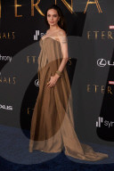 PEOPLE - Angelina Jolie bringt die Kinder Maddox, Zahara, Shiloh, Vivienne und Knox zur Eternals-Premiere mit