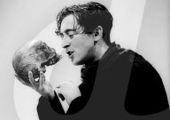 Hamlet by English Touring Theatre