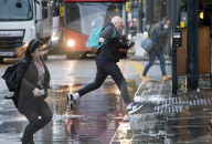 NEWS - GB: Sturm Aurore sorgt für Überschwemmungen