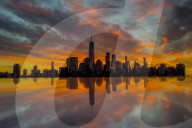 FEATURE - Good Morning, New York City: Herbstlicher Sonnenaufgang über der Skyline von Manhattan
