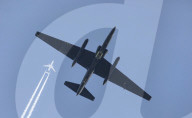 FEATURE - Fly me to the Moon: Ein Lockheed U-2 Dragon Lady Spionageflugzeug am Himmel über der Luftwaffenbasis RAF Fairford