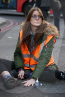 NEWS - Aktivisten von Insulate Britain, die sich für den Klimawandel einsetzen, blockieren den Verkehr auf der Bishopsgate in der City of London