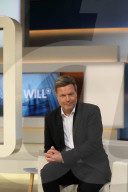 NEWS - Robert Habeck und Olaf Scholz bei Anne Will Talkshow der ARD