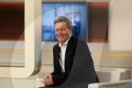 NEWS - Robert Habeck und Olaf Scholz bei Anne Will Talkshow der ARD