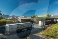 NEWS - Gigantischer LKW-Stau von der Grenze bis München wegen österreichischer LKW-Blockabfertigung