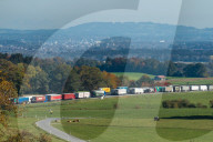 NEWS - Gigantischer LKW-Stau von der Grenze bis München wegen österreichischer LKW-Blockabfertigung