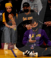 PEOPLE - Sängerin Halsey und ihr Freund Alev Aydin besuchen das Spiel der Los Angeles Lakers