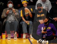 PEOPLE - Sängerin Halsey und ihr Freund Alev Aydin besuchen das Spiel der Los Angeles Lakers