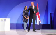 Prince William with Vinisha Umashankar  at the EarthShot Prize at Cop26