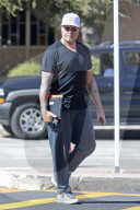 Dean Mcdermott is seen running errands in Calabasas 
