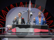 Mischief Theatre collaborate with Penn & Teller in Magic Goes Wrong.