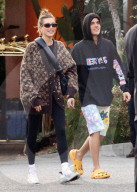 EXKLUSIV - Justin und Hailey Bieber vergnügt unterwegs in Beverly Hills