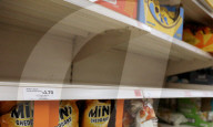 NEWS - Boris Johnsons Alptraum: Leere Regale in einem Londoner Supermarkt