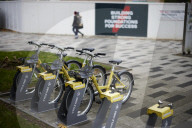 Andy Burnham: don’t throw Manchester hire bikes in the canal.
Mayor pleads with residents not to treat new Bee Bikes like the failed Mobike scheme.