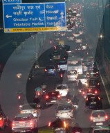 NEWS -  Indien: Lockdown wegen Luftverschmutzung in Neu-Delhi