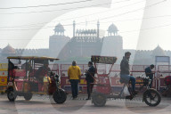 NEWS -  Indien: Lockdown wegen Luftverschmutzung in Neu-Delhi
