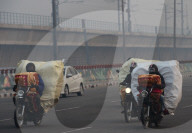 NEWS -  Indien: Lockdown wegen Luftverschmutzung in Neu-Delhi