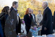 NEWS - Präsident Biden begnadigt 2 Truthähne vor Thanksgiving