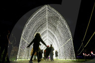 FEATURE - Lightscape Installation im Brooklyn Botanic Garden in New York eröffnet