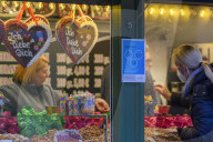 NEWS - Im Zeichen von Corona: Besuch auf dem Düsseldorfer Weuhnachtsmarkt