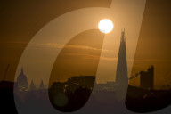 FEATURE - Sonnenaufgang in London