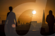 FEATURE - Sonnenaufgang in London