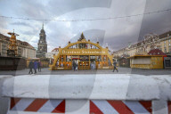 NEWS - Coronavirus: Kein Weihnachtsmarkt: Abbau des Dresdner Striezelmarkt