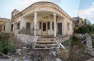 REPORTAGE - Varosha, die verlorene Stadt: Der Ferienort Varosha in Famagusta ist seit dem Einmarsch der türkischen Armee in Nordzypern im Jahr 1974 für die Welt verschlossen