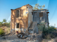 REPORTAGE - Varosha, die verlorene Stadt: Der Ferienort Varosha in Famagusta ist seit dem Einmarsch der türkischen Armee in Nordzypern im Jahr 1974 für die Welt verschlossen