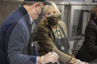 NEWS - US-Präsident Joe Biden engagiert sich bei einem Hilfsprojekt in der DC Central Kitchen in Washington