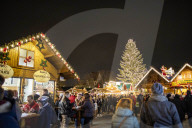 NEWS - Coronavirus: Erfurter Weihnachtsmarkt eröffnet trotz starker Kritik