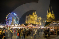 NEWS - Coronavirus: Erfurter Weihnachtsmarkt eröffnet trotz starker Kritik