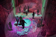 FEATURE - Ausstellung digitaler Kunst in einem Kino in Istanbul