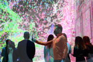 FEATURE - Ausstellung digitaler Kunst in einem Kino in Istanbul