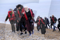 NEWS - Migranten an der Küste in Dungeness
