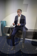 NEWS - Eric Zemmour, Star der rechtsextremen politischen Talkshow unterwegs zu einem Treffen mit Unternehmern in Nimes