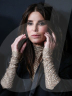 PEOPLE -  Schauspielerin Sandra Bullock trägt einen Stella McCartney Jumpsuit und eine Tyler Ellis Clutch bei der Premiere des Netflix-Films "The Unforgivable" in Los Angeles