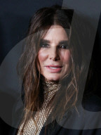 PEOPLE -  Schauspielerin Sandra Bullock trägt einen Stella McCartney Jumpsuit und eine Tyler Ellis Clutch bei der Premiere des Netflix-Films "The Unforgivable" in Los Angeles
