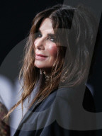 PEOPLE -  Schauspielerin Sandra Bullock trägt einen Stella McCartney Jumpsuit und eine Tyler Ellis Clutch bei der Premiere des Netflix-Films "The Unforgivable" in Los Angeles