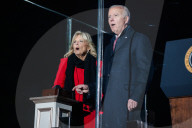 NEWS - Präsident Biden beim Anzünden der Beleuchtung des Weihnachtsbaums in Washington