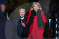 NEWS - Präsident Biden beim Anzünden der Beleuchtung des Weihnachtsbaums in Washington