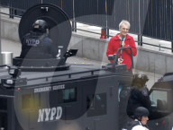 NEWS - Polizei zwingt Bewaffneten vor dem UN-Gebäude in New York zum Aufgeben