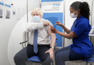 NEWS - Boris Johnson bekommt seine Booster-Impfung
