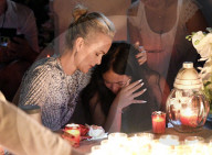 PEOPLE -  Laeticia Hallyday und Joy weinend am Grab von Johnny Hallyday in St. Barths