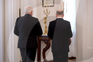 NEWS - Bundespräsident Steinmeier ernennt Olaf Scholz auf Schloss Bellevue offiziell zum neunten Bundeskanzler 
