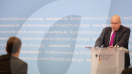 NEWS - Robert Habeck und Peter Altmaier bei der Amtsübergabe im Berliner Wirtschaftsministerium