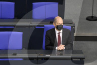 NEWS - Der neue Kanzler Olaf Scholz beim Amtseid in Berlin